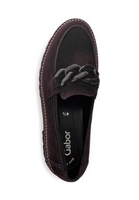 Dunkelburgunderfarbener Wildlederschuh mit einem geflochtenen Akzent an der Vorderseite, weißen Nähten entlang der Sohle und einem runden Zehendesign.