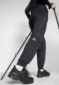 The North Face W MOUNTAIN ATHLETICS FLEECE PANT - Trainingsbroek - black