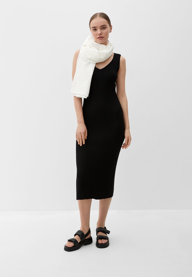 s.Oliver MIT LOCHSTICKEREI - Écharpe - ecru