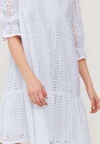 b.young BYGallan - Freizeitkleid - optical white