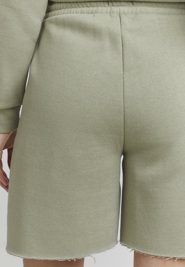 OXHOPE LOOSE FIT - Shorts - seagrass4