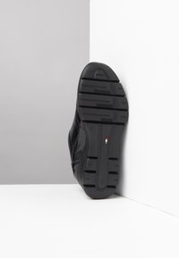 Nerogiardini Sneaker Donna In Pelle Nera - Art.I411560D - Suola Gomma 4,5 Cm - 4