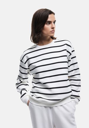 CREW NECK - Sweater - black