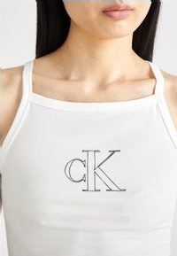 Calvin Klein Jeans OUTLINED STRAPPY TANK - Débardeur - bright white
