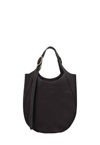 Schwarze, strukturiertes Lederhandtasche mit abgerundetem Boden, verstellbarem Schulterriemen und zwei großen goldenen Schnallen.