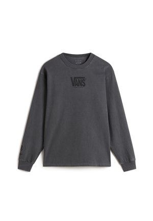 Ciemnoszara koszulka Vans z długim rękawem i okrągłym dekoltem, z czarnym logo Vans na środku klatki piersiowej oraz małym wzorem na mankiecie lewego rękawa.
