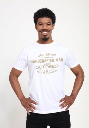 MADE IN OCTOBER - Camiseta estampada - white