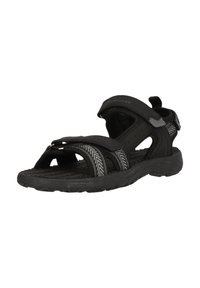 Svart sandal med flera remmar, med en texturerad sula, justerbara velcroslutningar och en fiskbensmönstrad accent. Lättviktsdesign.