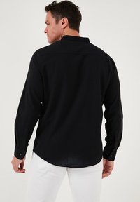 Buratti REGULAR FIT - Majica - black