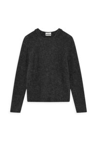 Suelte de punto gris con mangas largas, cuello redondo y un corte relajado. Fabricado con una tela suave y texturizada, que presenta un dobladillo liso.