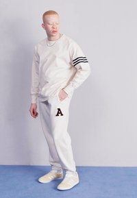 adidas Originals NEUCLASSICS LS - Maglietta a manica lunga - white/black