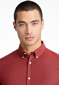 Lindbergh OXFORD SUPERFLEX - Camisa - dark red