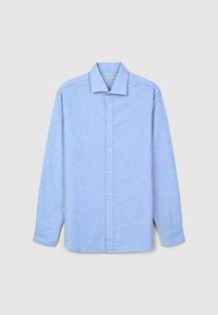 Chemise bleu clair à manches longues au design décontracté, avec un devant à boutons, un col et des poignets présentant une texture subtile.