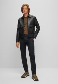 BOSS DELAWARE  - Traperice uskog kroja - black