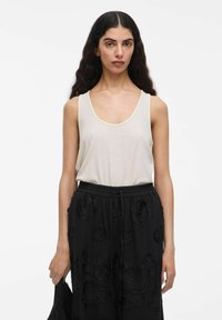 Rouge Edit RUNDHALS - Tops - super light natural melan