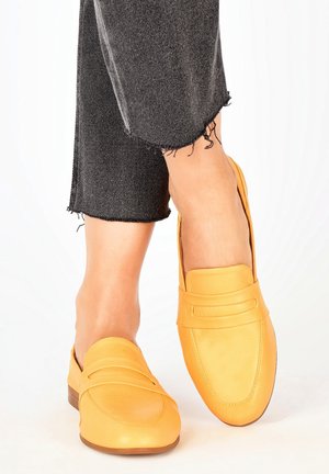 Inuovo Loafers - mustard yellow