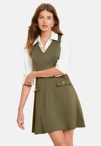 Unausgewählt, khaki green