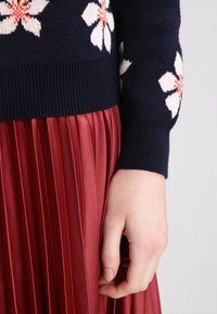 Dorothy Perkins Stickad tröja - dark blue