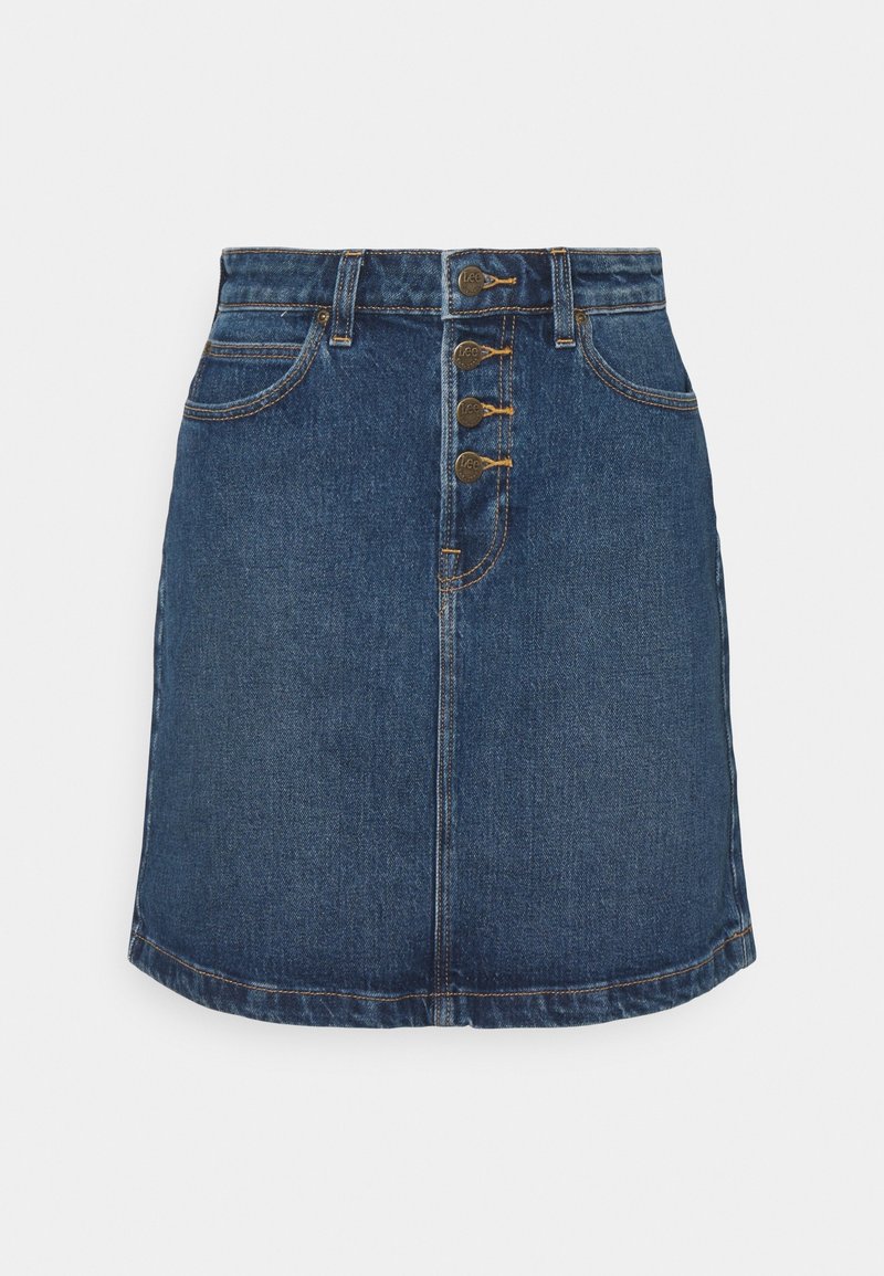 Jupe en denim bleu avec fermeture à cinq boutons, design classique, poches avant et légère forme trapèze. Texture lisse et ourlets cousus.