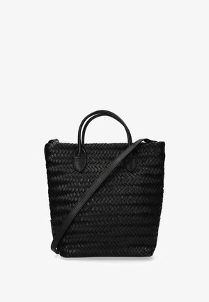 Zwarte geweven leren handtas met dubbele handvatten en een lange verstelbare schouderriem, rechthoekige vorm met afgeronde bovenranden.
