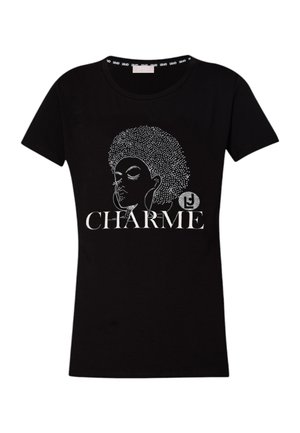 T-shirt nera in cotone con scollo rotondo. Presenta una grafica di un volto stilizzato e la parola "CHARME" in testo bianco.