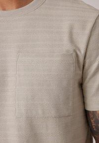 Next TEXTURED - REGULAR FIT - Pyžamová sada - stone natural navy blue