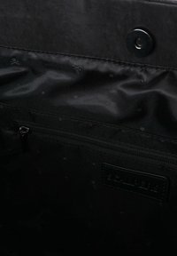 Scalpers NY QUILTED SP - Håndtasker - black