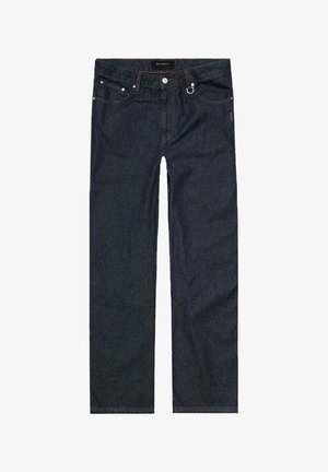 Jeans in denim blu scuro con gambe dritte, bottone frontale, passanti per cintura e tasche anteriori su sfondo bianco.