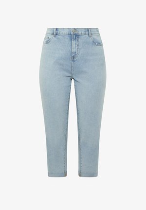Jeans denim cropped a vita alta di colore azzurro chiaro, con bottone frontale, chiusura con cerniera e orli risvoltati, mostrati su uno sfondo bianco.