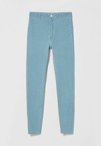 Jeans skinny de denim azul claro con cintura alta, que presentan un cierre delantero con botón y detalles sutiles de costura. Fabricados en una mezcla de algodón.