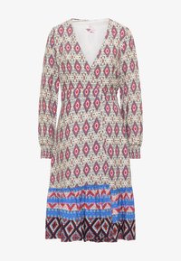 Nem kiválasztott, blau mehrfarbig