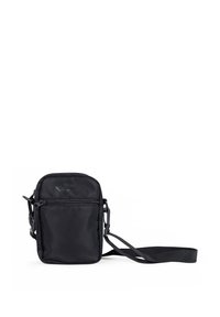 Zwarte crossbodytas van nylon. Voorzien van een voorvak met rits, verstelbare riem, rechthoekige vorm en een gladde textuur.