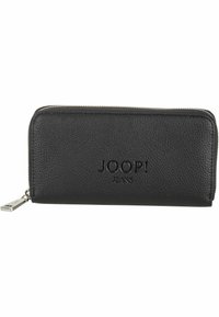 Portafoglio in pelle nera con superficie texture, chiusura con zip, logo in rilievo "JOOP! JEANS" e un accento in metallo argentato sul tirante della zip.