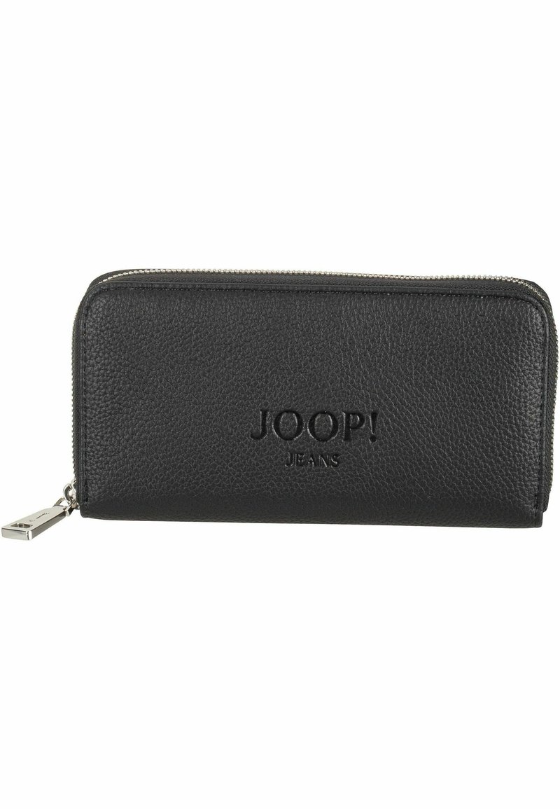 Portafoglio in pelle nera con superficie texture, chiusura con zip, logo in rilievo "JOOP! JEANS" e un accento in metallo argentato sul tirante della zip.