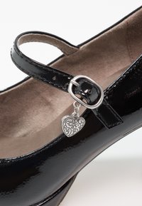 s.Oliver Escarpins à plateforme - black