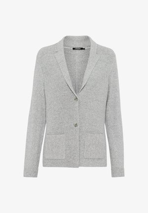 Grijze gebreide cardigan met een sjawl-kraag, twee voorzakken, enkele knoopsluiting en geribde manchetten; zachte textuur, eenvoudig ontwerp.