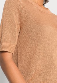 Part Two Sweter