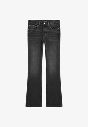 Jeans neri a zampa d'elefante realizzati in denim. Presentano un design a cinque tasche, chiusura con bottone e una leggera scoloritura. L'orlo è ampio, offrendo una vestibilità comoda.