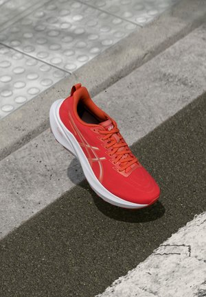 GT-2000 13 - Road running shoes - coral reef/mojave