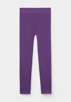 Lilla ribbede leggings med elastisk talje, fuldlængde design og glat tekstur uden synlige mønstre eller hardware detaljer.