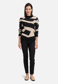 Betty Barclay Jumper - black beige