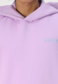 Levi's® THE AUTHENTIC HOODIE - Jersey con capucha - lilac