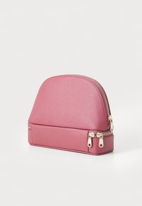 Guess LARGE DOME - Trousse - flamingo