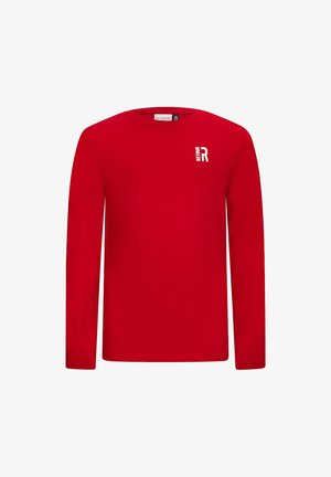 Czerwona koszulka z długim rękawem, wykonana z miękkiego materiału, z okrągłym dekoltem i małym białym logo na lewej piersi.