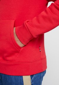 Tommy Hilfiger Jersey con capucha - red