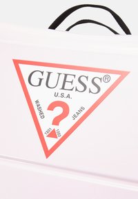 Guess CORE - Kovček na kolesih - ballet pink