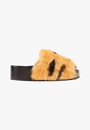 CELINE, Mules - beige