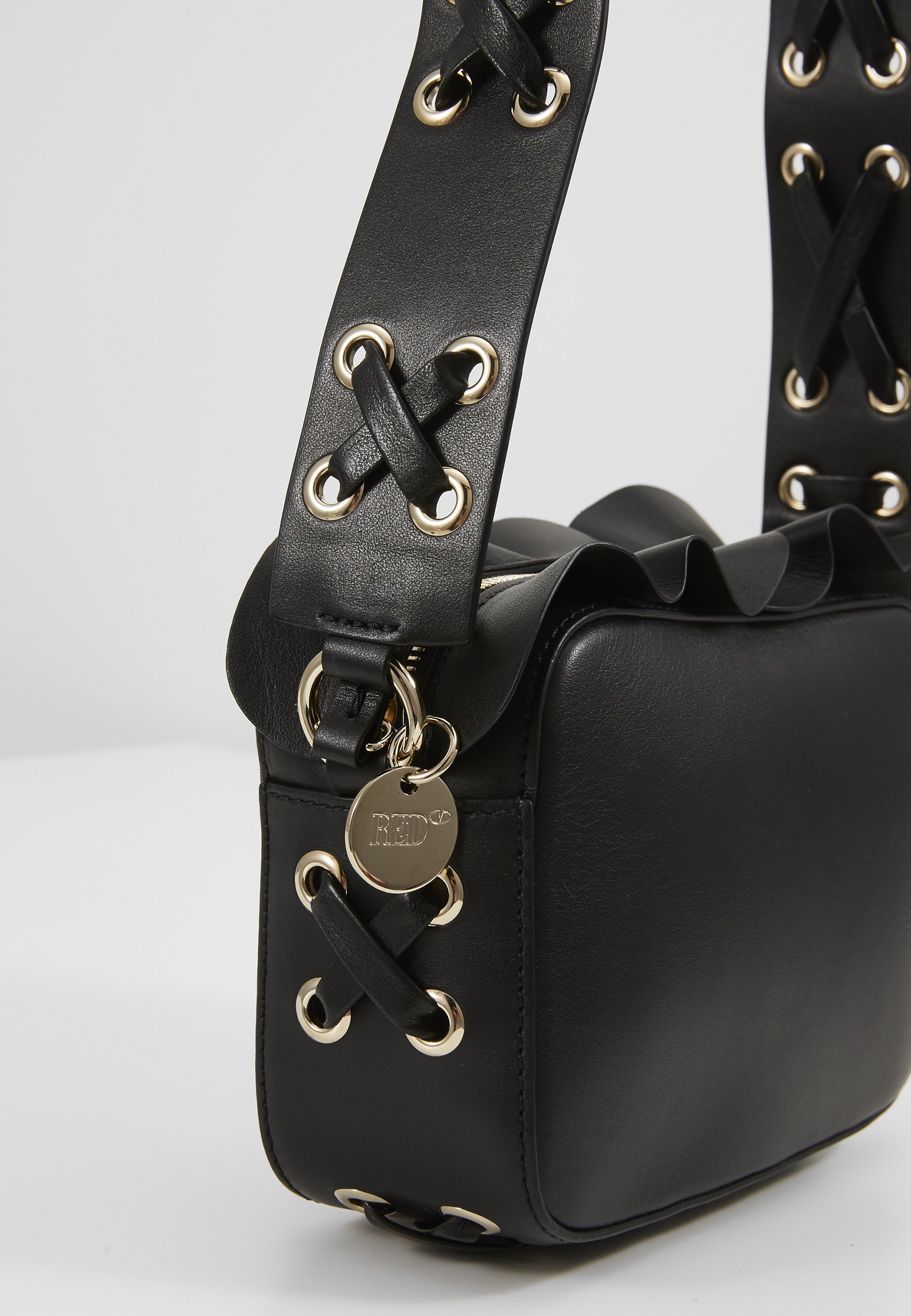 Red V ROCK RUFFLES CAMERA Skulderveske black Zalando.no Red V ROCK RUFFLES Håndveske black Zalando.no