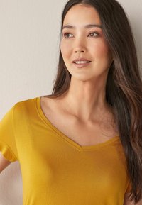 Next SLOUCH V NECK  - T-shirt basic - yellow