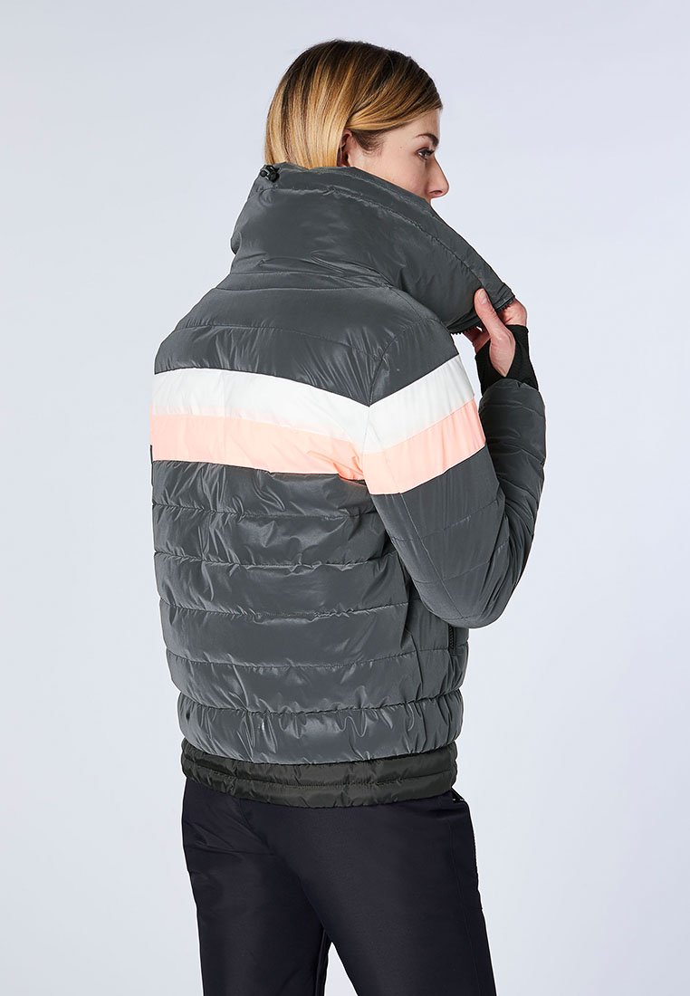 Damen Sportbekleidung | Chiemsee SIGUANG WOMEN, PADDED JACKET, LOOSE FIT Skijacke deep black/schwarz - NI56696 Damen Sportbekleidung | Chiemsee SIGUANG WOMEN, PADDED JACKET, LOOSE FIT Skijacke deep black/schwarz - NI56696